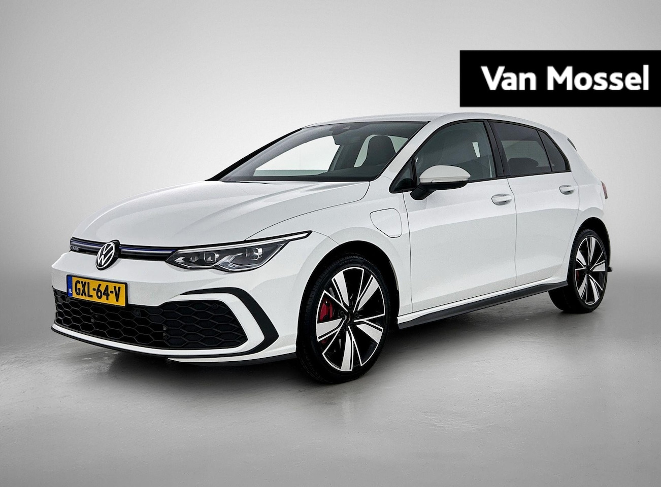 Volkswagen Golf - 1.4 eHybrid GTE | 245 PK | Automaat | Parkeersensoren | Digital Cockpit | Stoelverwarming - AutoWereld.nl