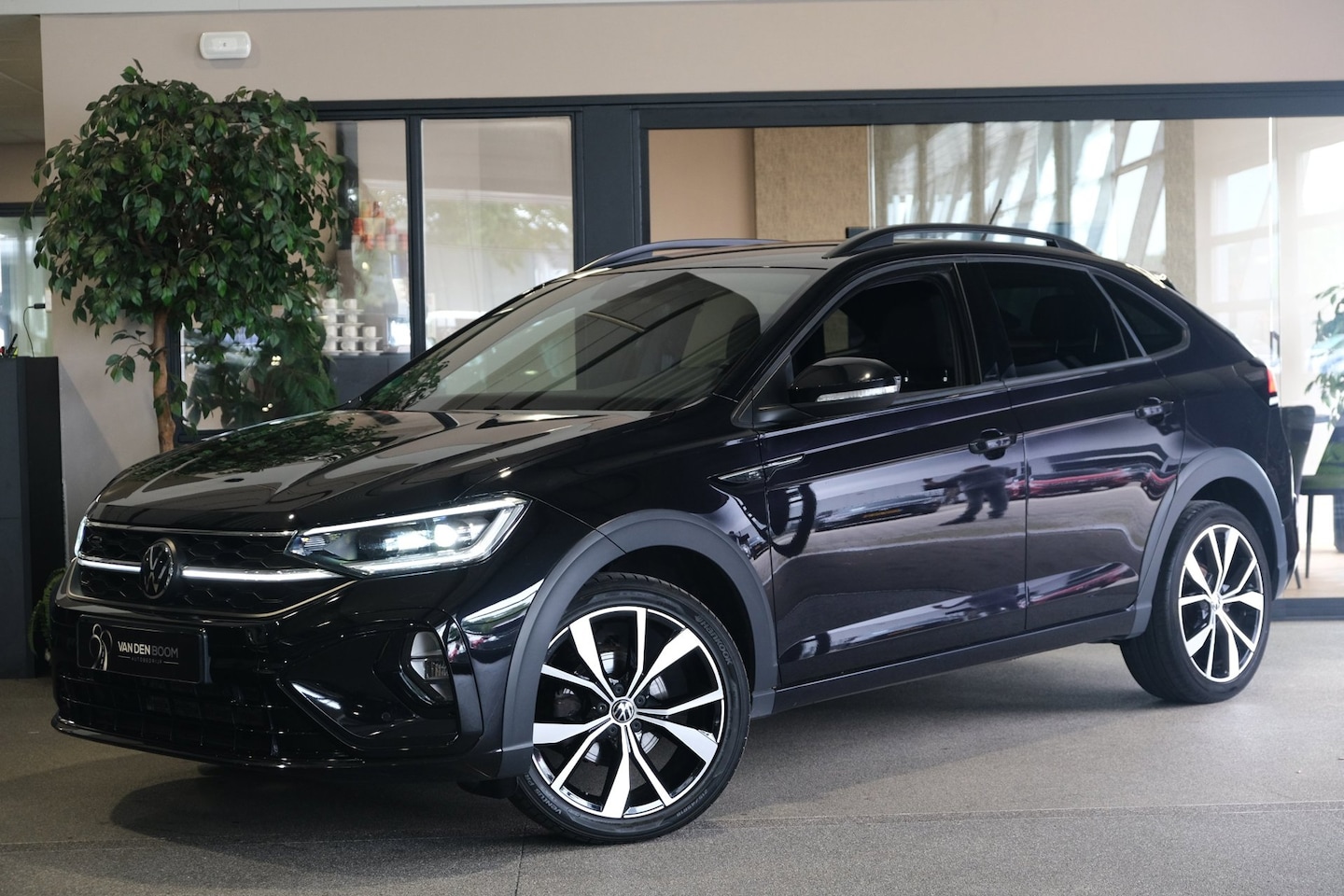 Volkswagen Taigo - 1.5 TSI 2x R-Line 150PK DSG IQ Matrix Led Beats Cam Keyless ACC Navi Virtual - AutoWereld.nl