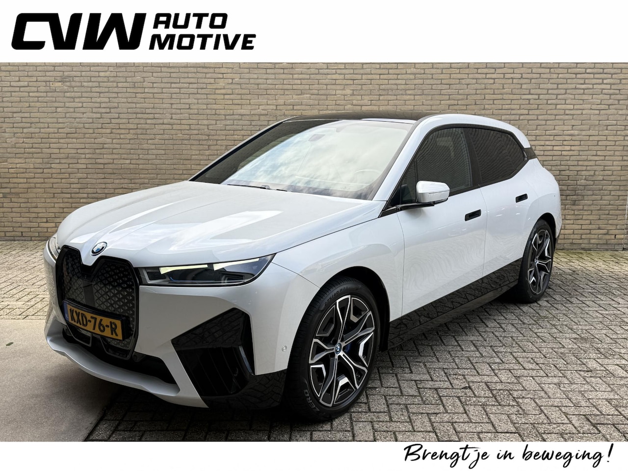 BMW iX - xDrive40 Sportpakket 77kWh | SOH 98% | Sky Lounge | Trekhaak | 22 inch velgen | Driving As - AutoWereld.nl