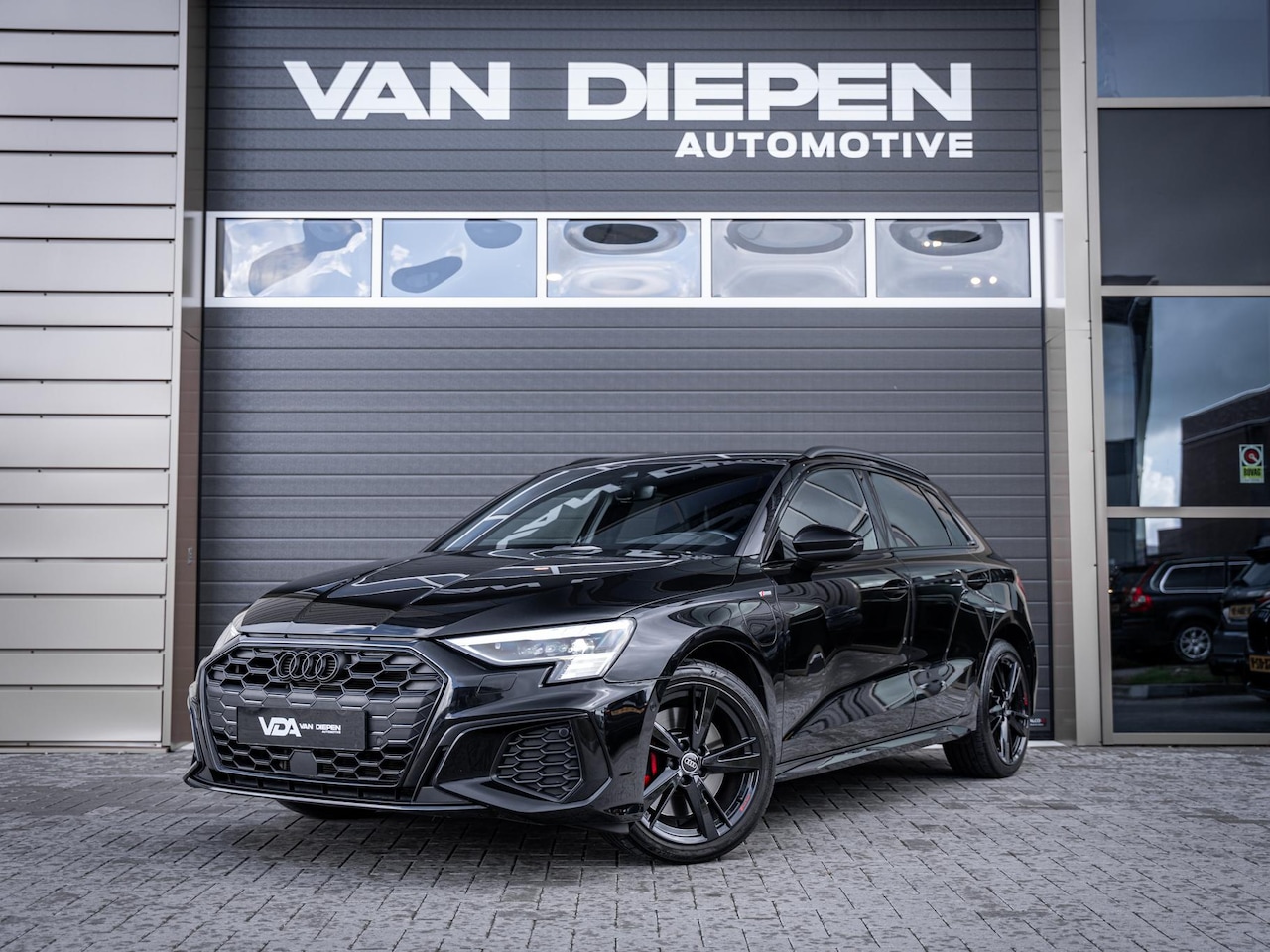 Audi A3 Sportback - 45 TFSI e S edition Competition 3xS-line - S3 Look l Matrix l ACC l Sfeeverl. - AutoWereld.nl