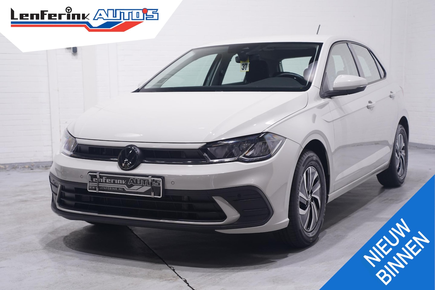 Volkswagen Polo - 1.0 TSI Life Apple Carplay Airco PDC V+A Stoelverwarming LED LMV "15" - AutoWereld.nl