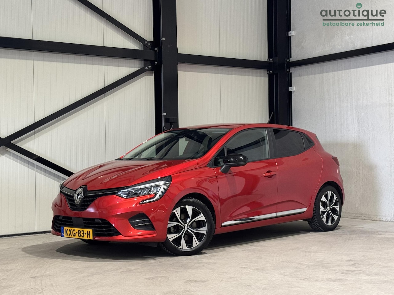 Renault Clio - 1.6 E-Tech Hybrid 145 Evolution | navi | carplay | camera | - AutoWereld.nl