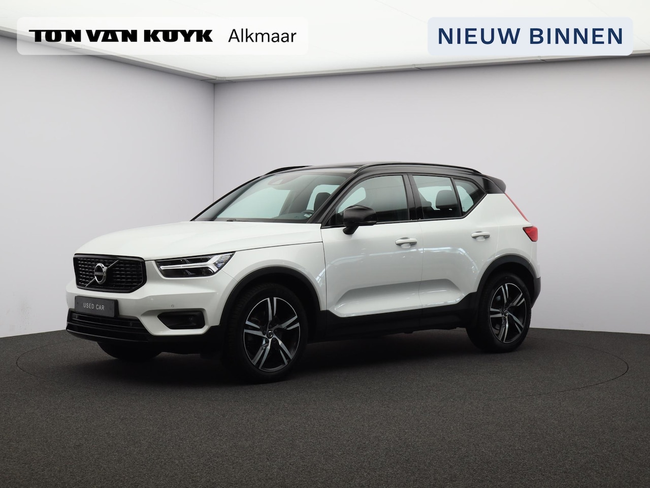 Volvo XC40 - 2.0 T4 R-Design / Trekhaak / Panoramadak / Adaptive Cruise / Stoelverwarming / BLIS / Nubu - AutoWereld.nl