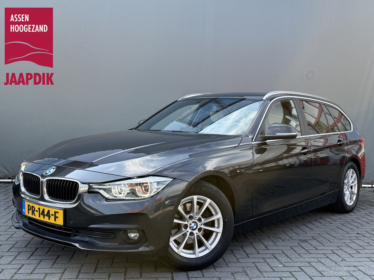 BMW 3-serie Touring - 320d High Executive BWJ 2017 AUTOMAAT | LEDER | STOELVERW. | ELEK. TREKHAAK | ELEK. ACHTER - AutoWereld.nl