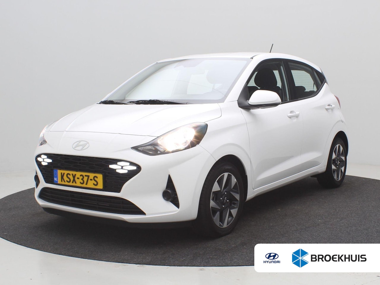 Hyundai i10 - 1.0 Comfort Smart 5-zits / Navigatie / Cruise Control / LMV / 5-Persoons / Airco / Stoelve - AutoWereld.nl