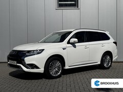 Mitsubishi Outlander - 2.4 PHEV Intense+ / Trekhaak Afneembaar / Trekgewicht 1.500 KG / Stoelverwarming / Achteru