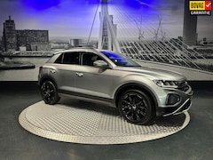 Volkswagen T-Roc - 1.5 TSI Life *Led*Camera*Trekhaak