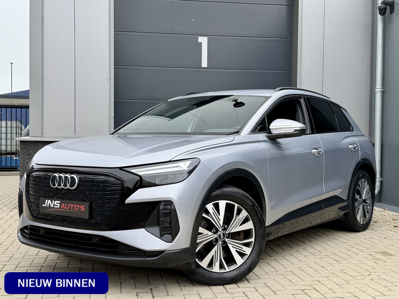 Audi Q4 e-tron - 40 Advanced edition 77 kWh *Florettsilber* Navigatie / Stoelverarming / Cruise Control / L - AutoWereld.nl