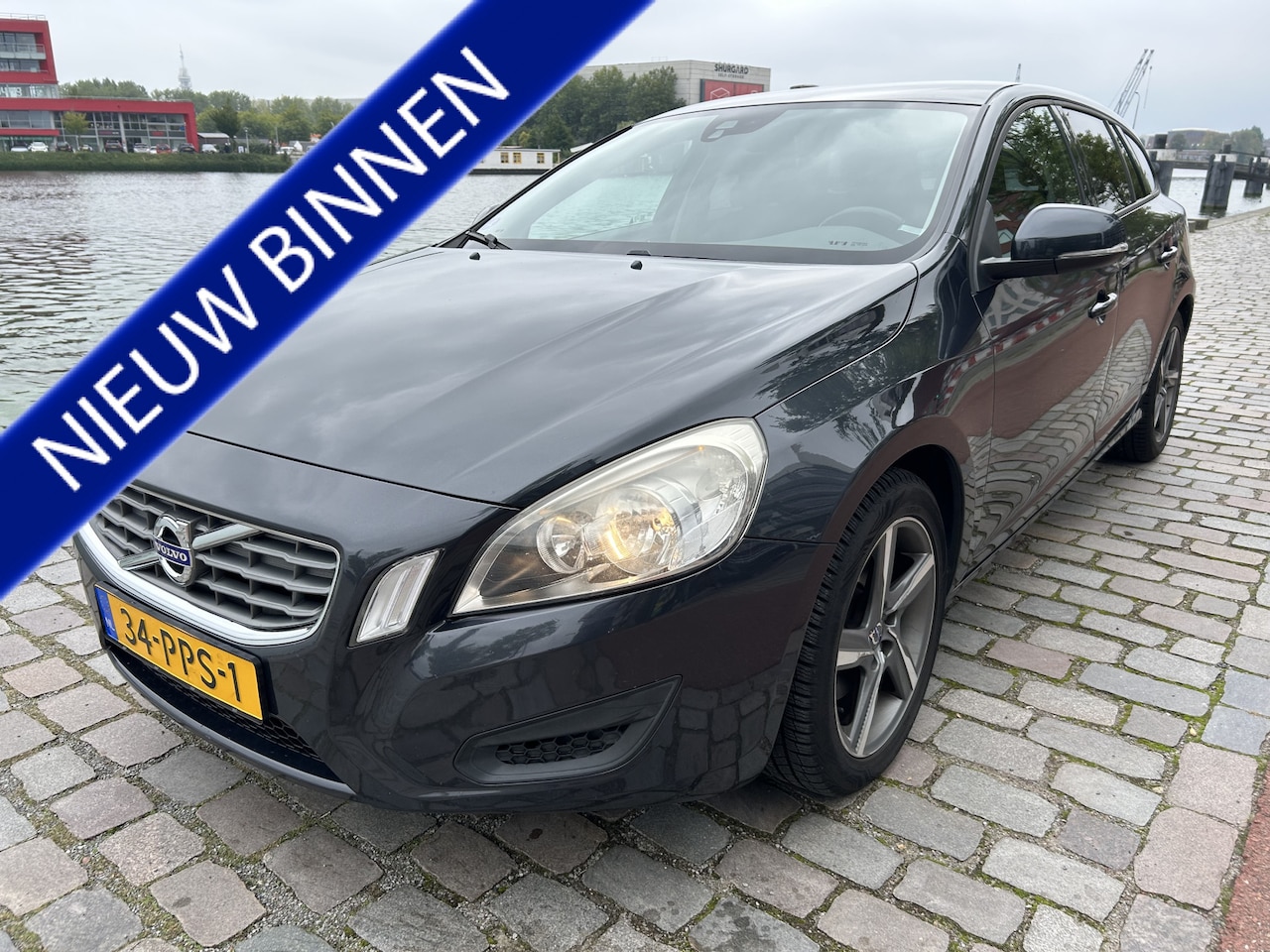 Volvo V60 - 1.6 T3 Kinetic navi airco/ecc nwe apk - AutoWereld.nl