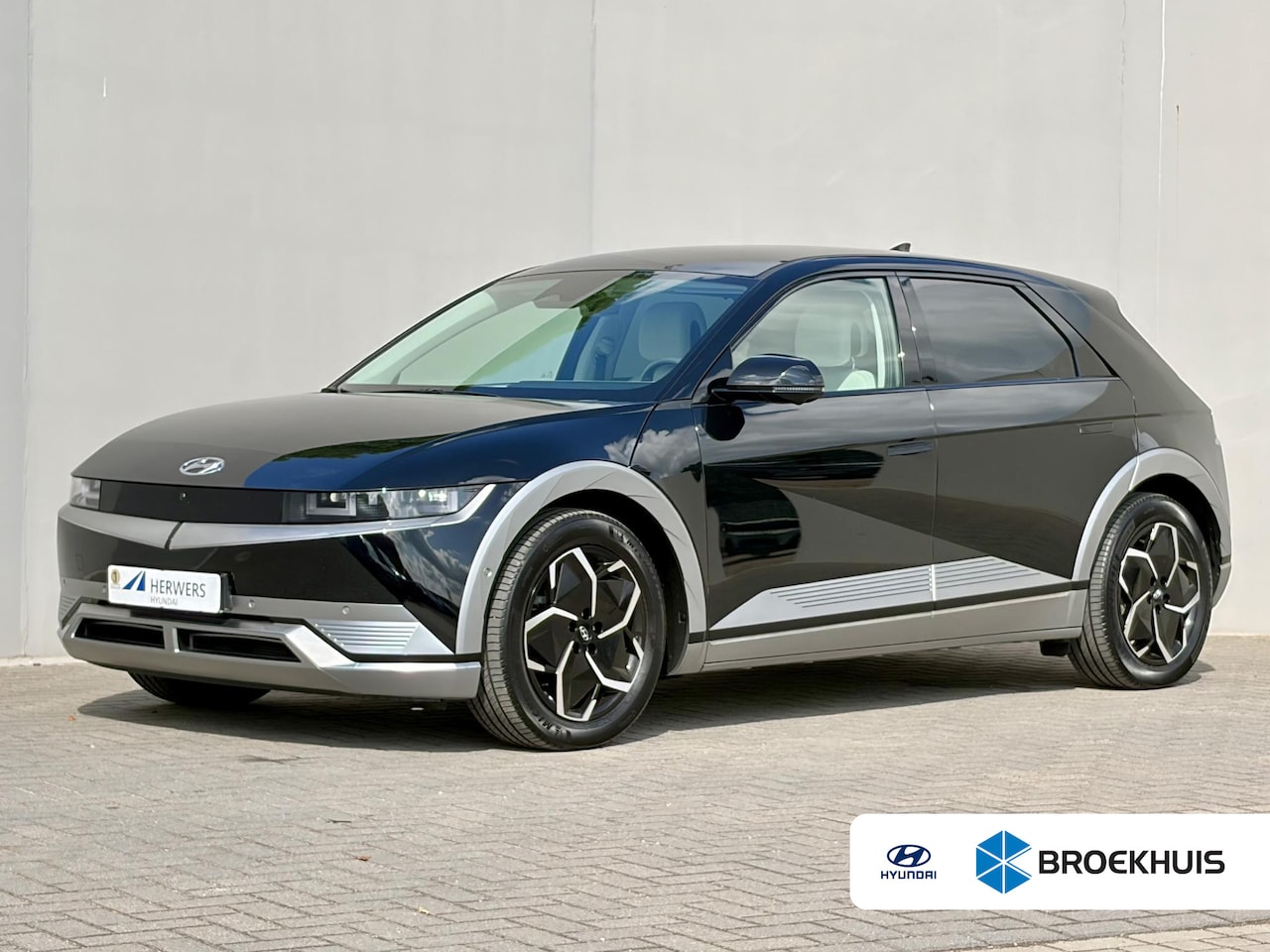 Hyundai IONIQ 5 - Lounge 77.4 kWh / Relax Pakket / SOH 99% / Dealer Onderhouden / Fabrieksgarantie tot 11-04 - AutoWereld.nl