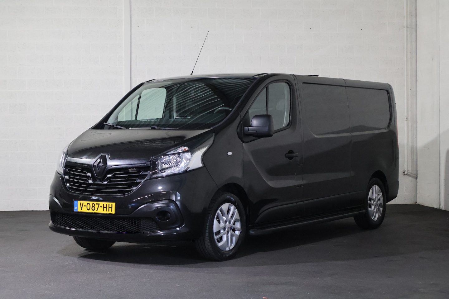 Renault Trafic - 1.6 dCi 120pk L2 H1 Airco Navigatie - AutoWereld.nl
