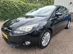 Ford Focus - 1.0 EcoBoost Titanium CLIMAT/CRUISE/NAVI/PDC/TREKHAAK 100PK