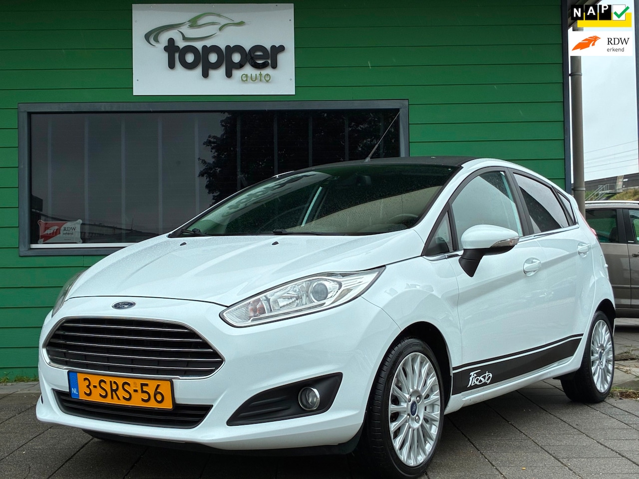 Ford Fiesta - 1.0 EcoBoost Titanium|2e Eigenaar|D-riem v.v.|Navigatie|CruiseControl|PDC|Climatronic|Nieu - AutoWereld.nl