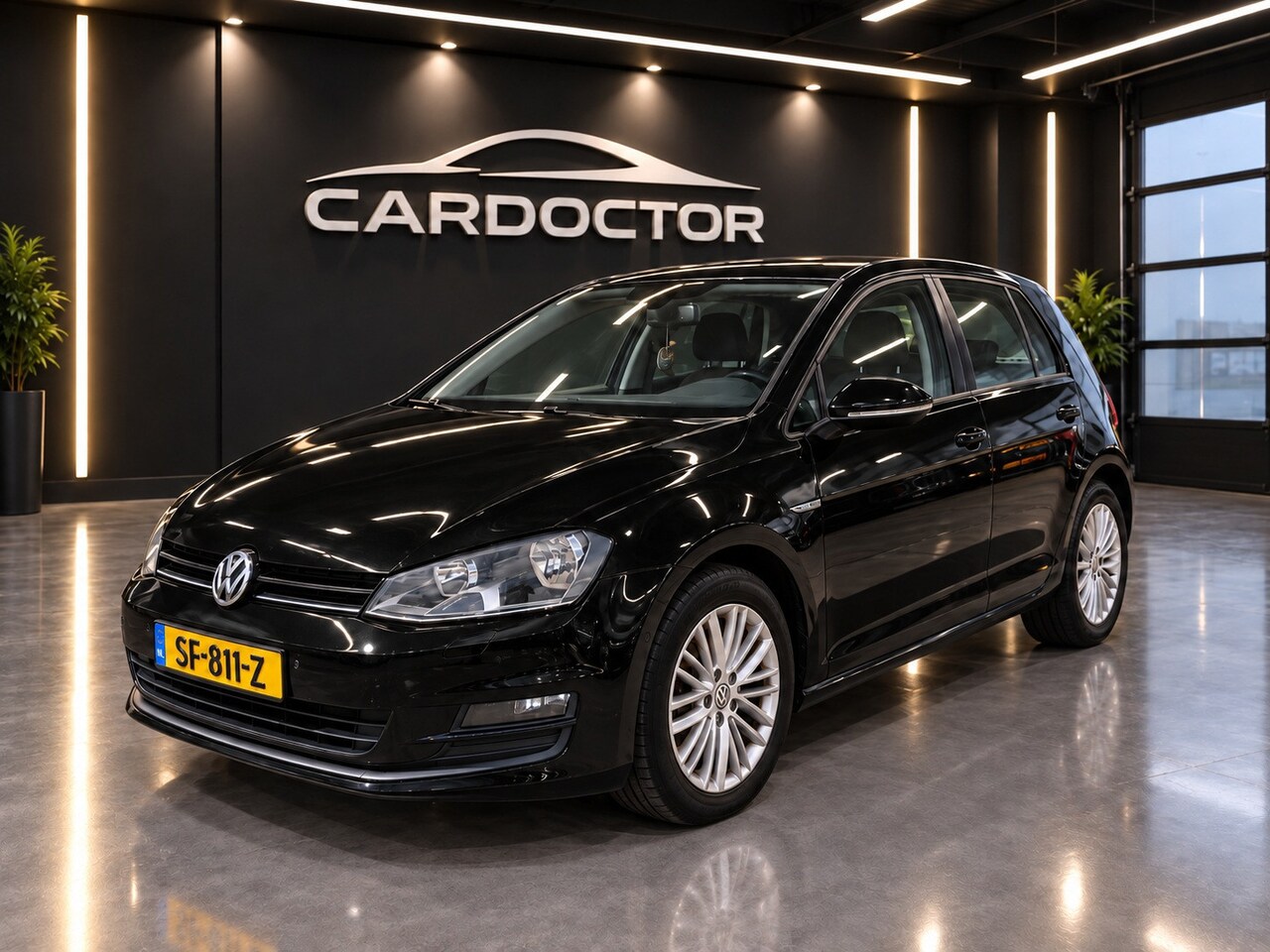 Volkswagen Golf - 1.6 TDI CUP Edition - Automaat - Carplay - Airco - NW APK - NAP! - AutoWereld.nl