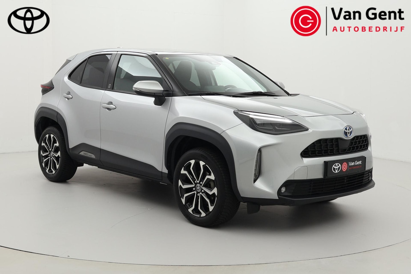Toyota Yaris Cross - 1.5 Hybrid Dynamic | Stoel-/stuurverwarming | Apple Carplay / Android Auto | Keyless | Ada - AutoWereld.nl