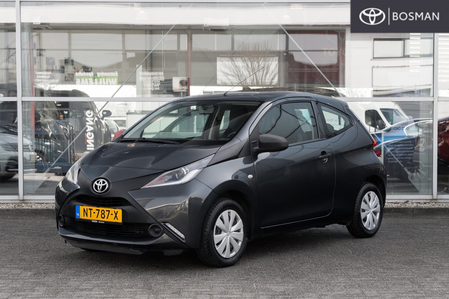 Toyota Aygo - 1.0 VVT-i x Lage KM - AutoWereld.nl