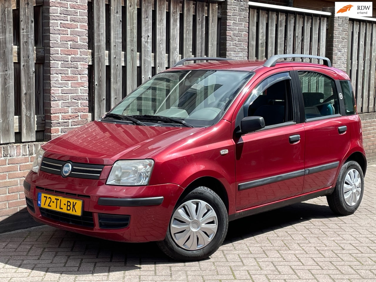 Fiat Panda - 1.2 Emotion AUTOMAAT, Elec.ramen, APK 07-2027! - AutoWereld.nl