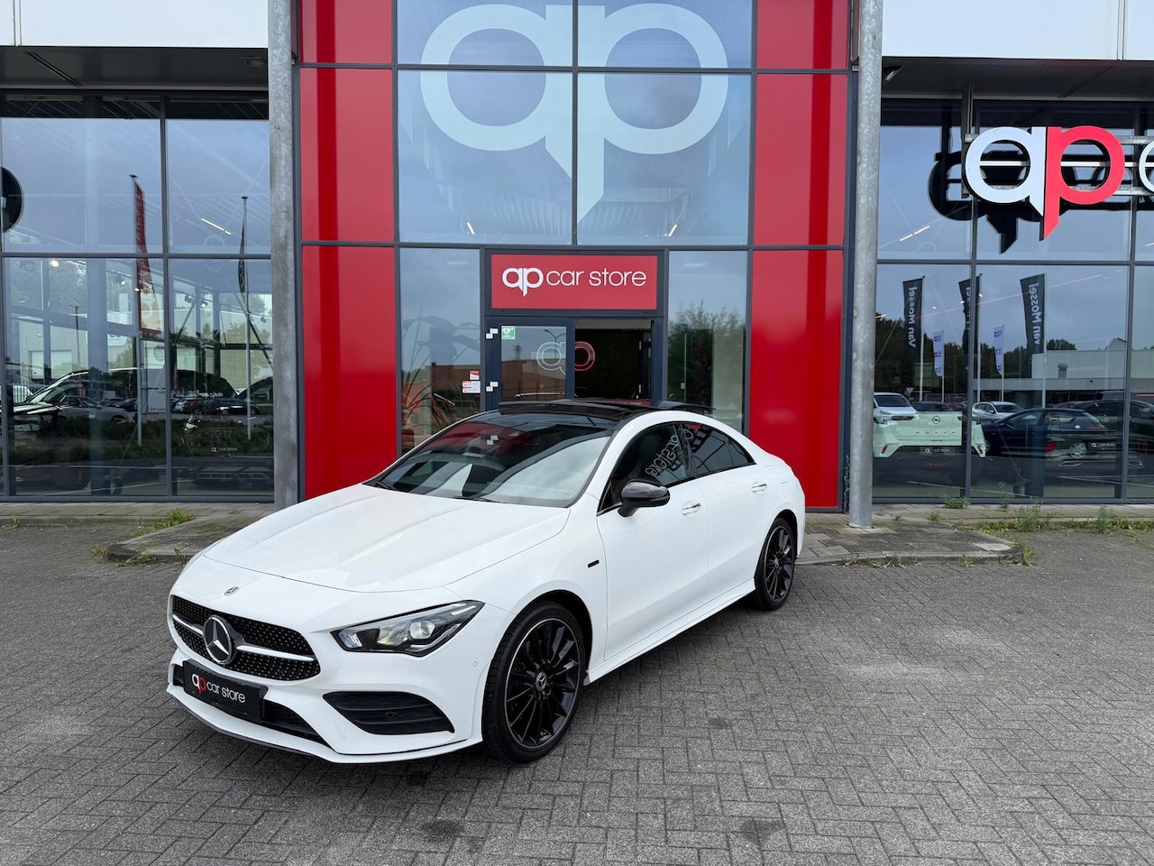 Mercedes-Benz CLA-Klasse - 250 e Hybride AMG Night pakket Panorama Ambient light - AutoWereld.nl