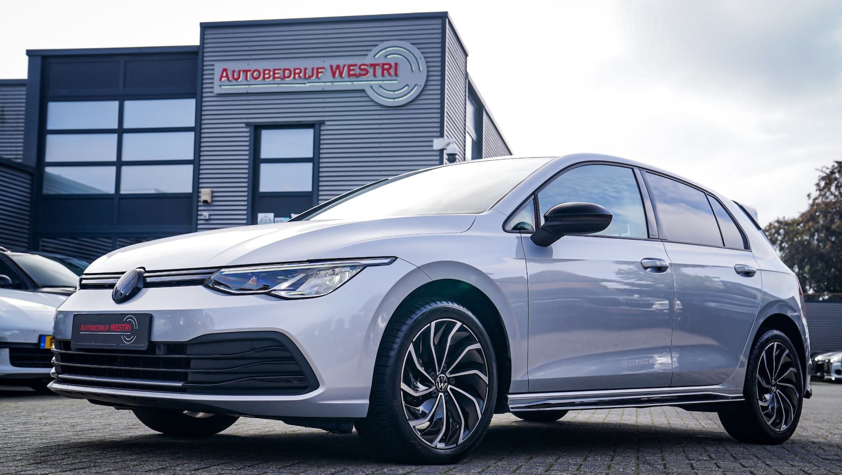 Volkswagen Golf - 1.5 TSI Sport | R-line Difuser | Sport uitlaat met kleppensysteem | Navigatie | Lane Assis - AutoWereld.nl