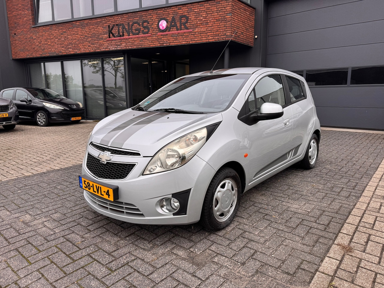 Chevrolet Spark - 1.0 16V LS Airco Striping zeer sportief - AutoWereld.nl