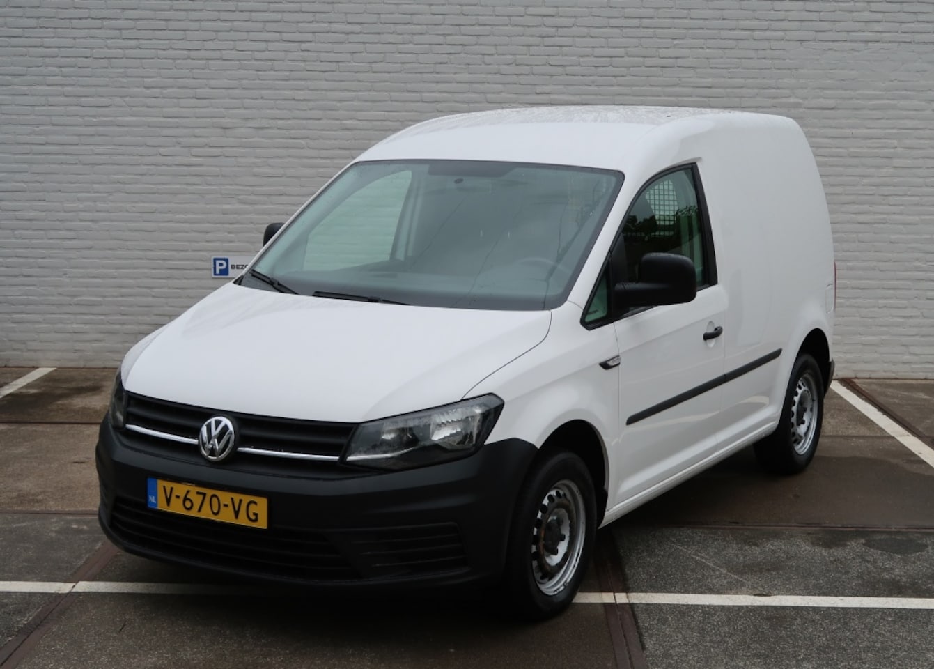 Volkswagen Caddy - 2.0 TDI met BMT L1H1 75pk Trendline I Airco I Cruise Control I Betimmering I Apple Carplay - AutoWereld.nl