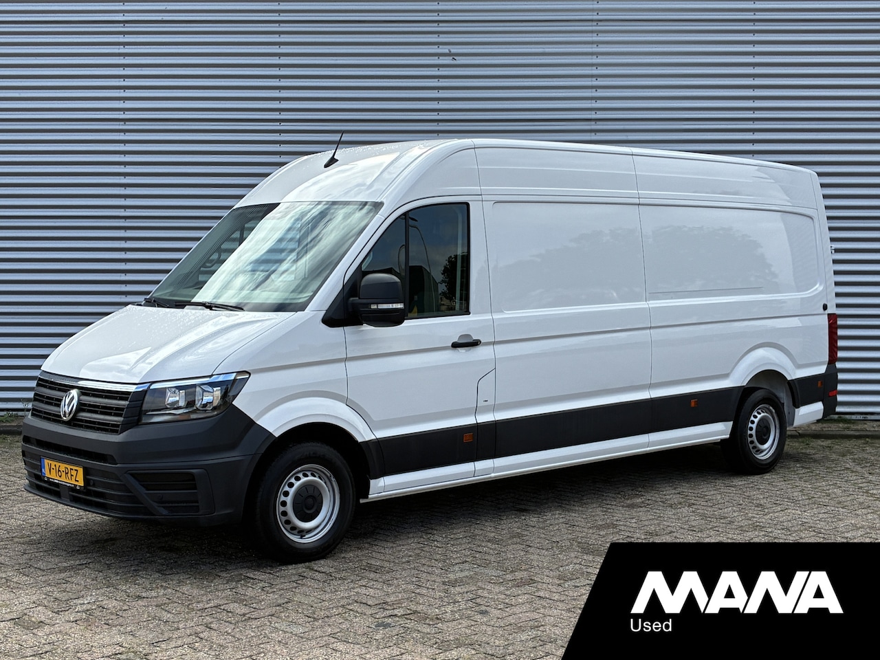 Volkswagen Crafter - 35 2.0 TDI L4H3 Airco Camera Sensoren - AutoWereld.nl