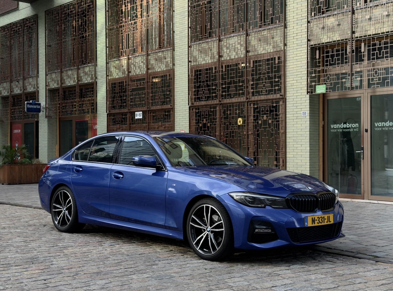 BMW 3-serie - 318i Business Edition Plus - M sport / Dealer oh - AutoWereld.nl