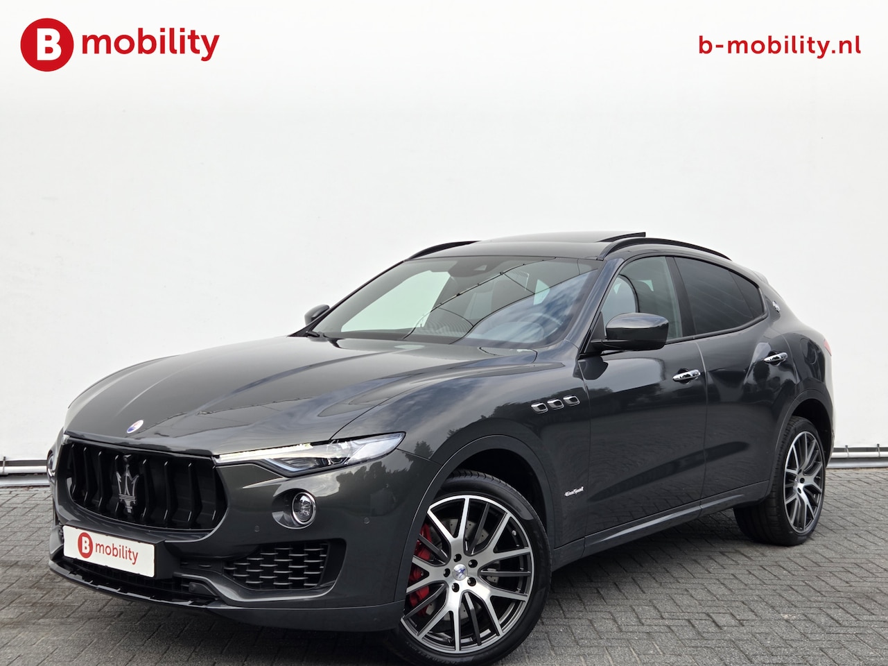 Maserati Levante - 3.0 V6 SQ4 AWD GranLusso "Verde Ossido" Panoramadak NL auto! | Harman/Kardon | Soft Close - AutoWereld.nl