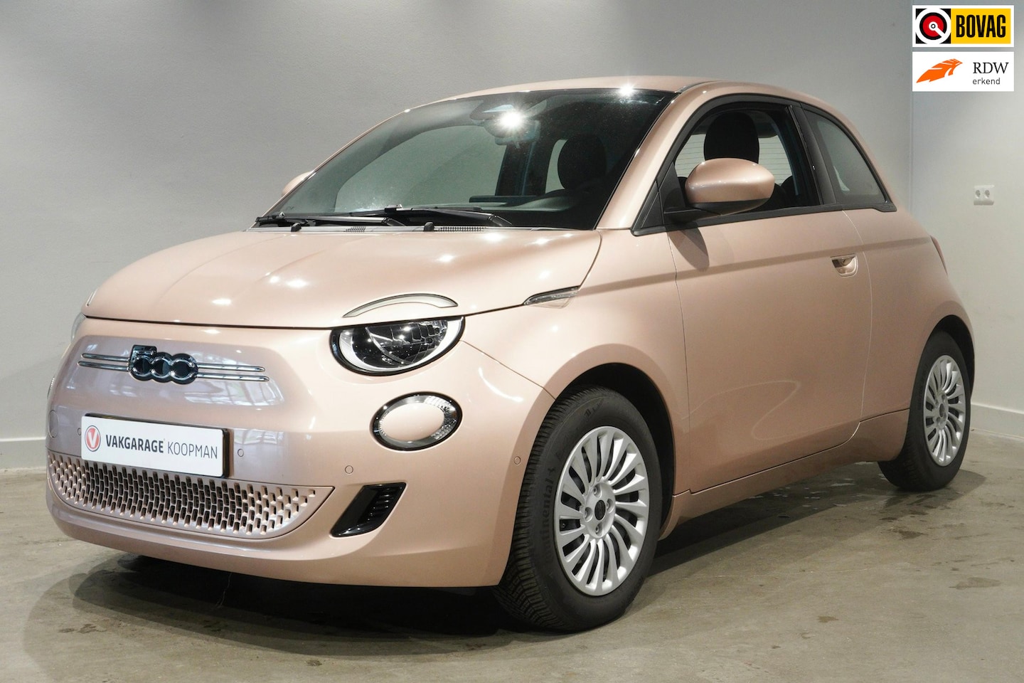 Fiat 500 - Urban 42 kWh Camera|Apple Carplay|Cruise control - AutoWereld.nl