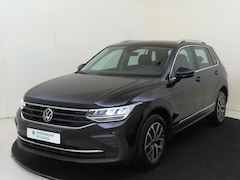 Volkswagen Tiguan - 1.4 TSI eHybrid Life | SoH 90% | Trekhaak | 360 camera | Adaptieve cruise control | Stoel