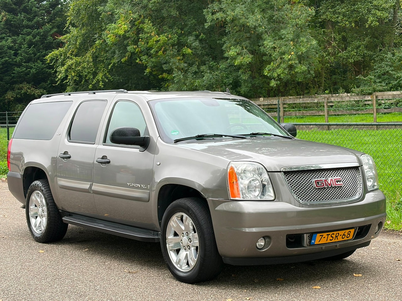 GMC Yukon - XL SLE /V8/Trekhaak/Pano/ - AutoWereld.nl