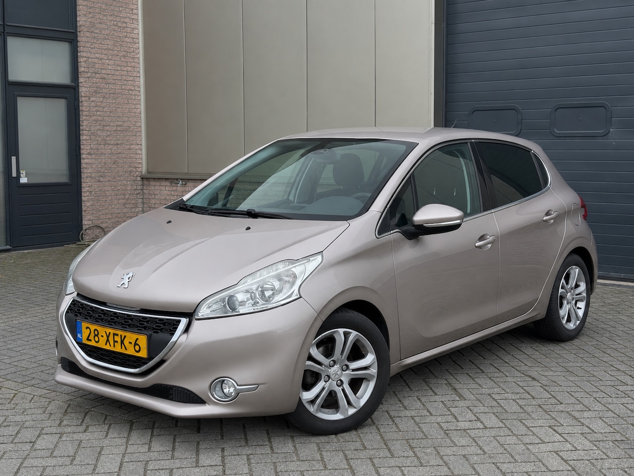 Peugeot 208 - 1.6 VTi Allure 5-DRS Climate/Cruise/Navi/BT - AutoWereld.nl