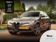 Alfa Romeo Stelvio - 2.0 T AWD Velocest. | Carplay | Flippers | All-Black | Donkere hemelbekl