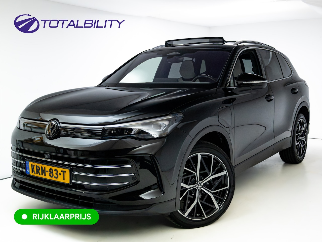 Volkswagen Tiguan - 1.5 eHybrid Elegance Business 204 PK | Panodak | Elec. Trekhaak | Stoel- & Stuurverw. | Ma - AutoWereld.nl