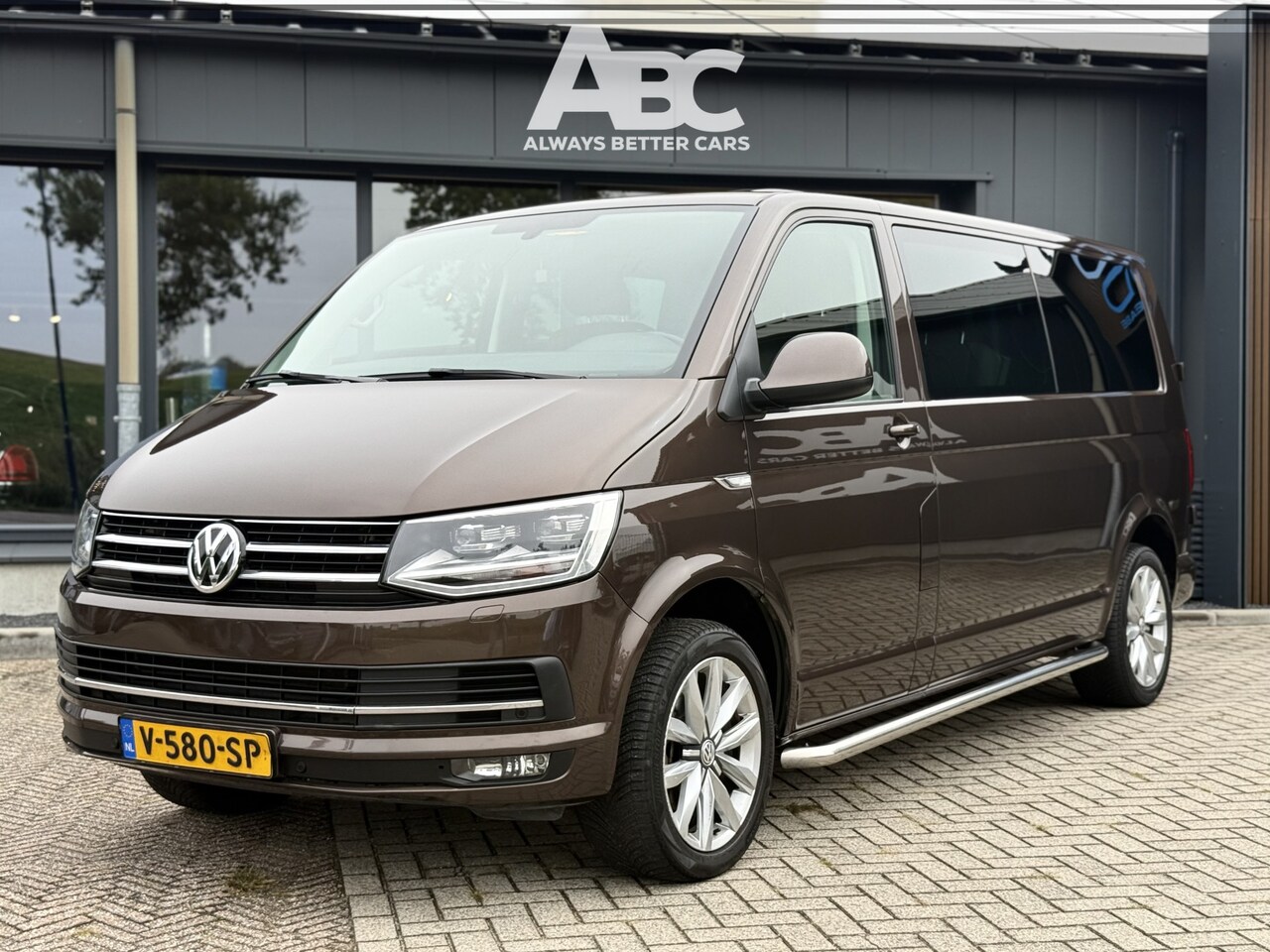 Volkswagen Transporter - 2.0 TDI L2H1 DC 4Motion Highline 2.0 TDI L2H1 DC 4Motion Highline - AutoWereld.nl