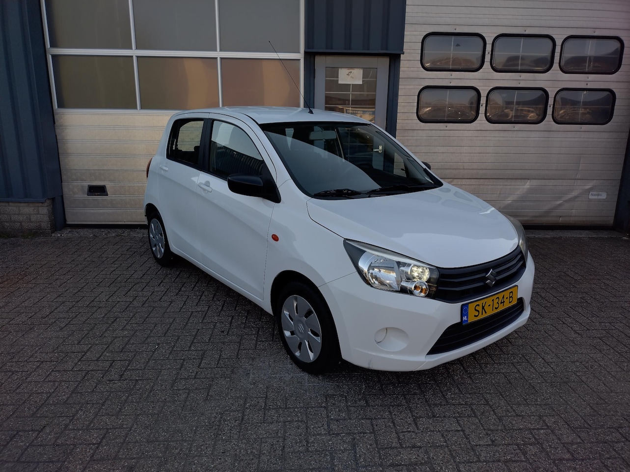 Suzuki Celerio - 1.0 Comfort lage km - AutoWereld.nl