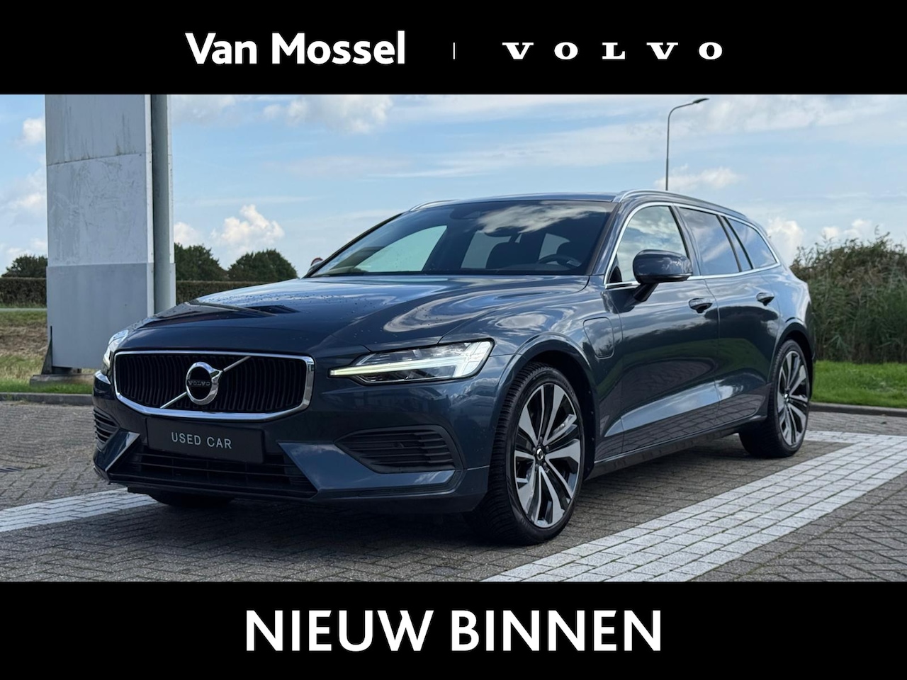 Volvo V60 - T6 Twin Engine AWD Momentum Pro | Trekhaak | - AutoWereld.nl