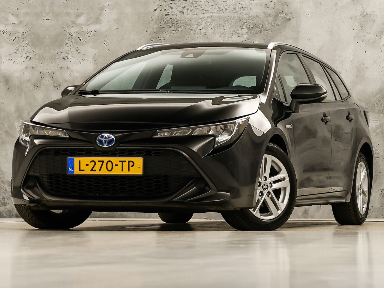 Toyota Corolla - 1.8 Hybrid Sport Automaat (APPLE CARPLAY, 1e EIGENAAR, CAMERA, ADAPTIVE CRUISE, SPORTSTOEL - AutoWereld.nl