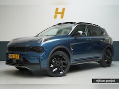 Lynk & Co 01 - 1.5 | Zwart optiek | 360 camera | Panoramadak | Navigatie | Memory | Apple CarPlay
