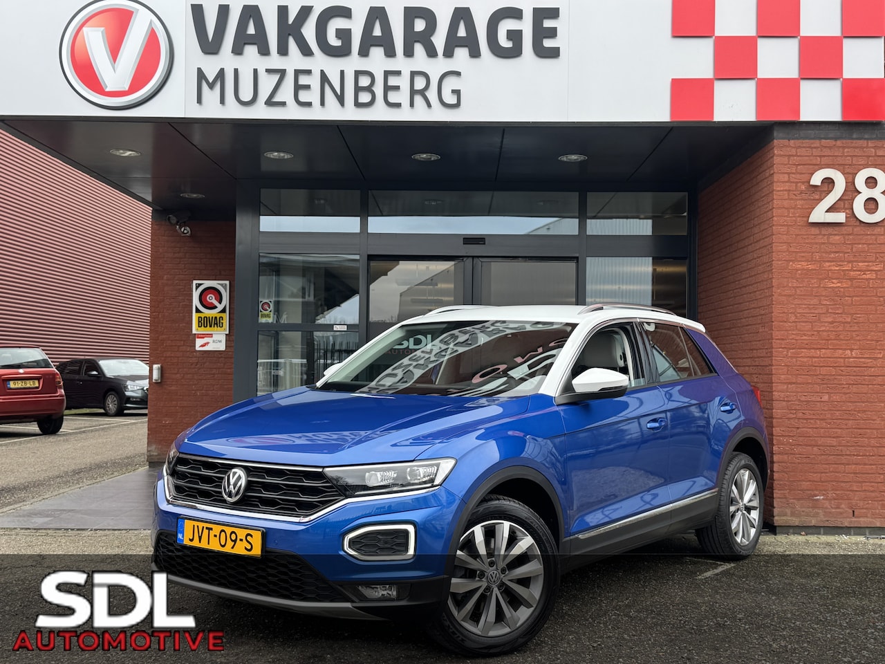 Volkswagen T-Roc - 1.0 TSI Style 61000KM!!! // FULL LED // LEDER // NAVI // CLIMA // BI-TONE // PDC // STOELV - AutoWereld.nl