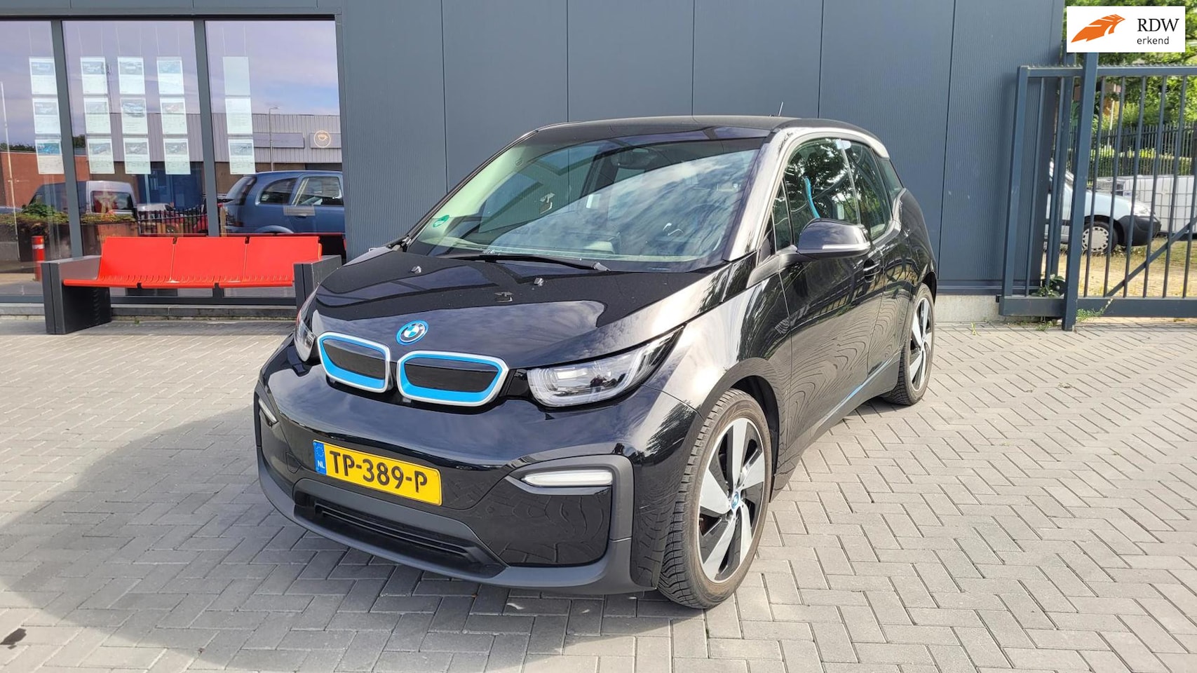 BMW i3 - Basis iPerformance 94Ah 33 kWh *accu 85,9%* - AutoWereld.nl