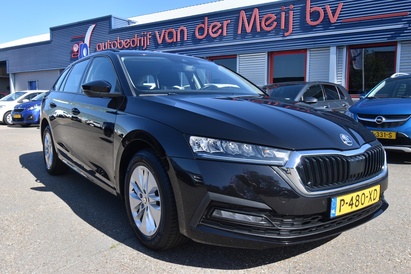 Skoda Octavia Combi - 1.0 e-TSI Business Edition 1.0 e-TSI Business Edition , TREKHAAK , LED KOPL , NAVI , CLIMATR , PDC V+A , - AutoWereld.nl