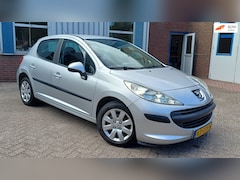 Peugeot 207 - 1.4 XR