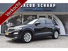 Volkswagen T-Roc - 1.5 TSI Style Automaat / Navigatie / Adap. Cruise / Trekhaak / PDC v+a / Camera / 17" LM