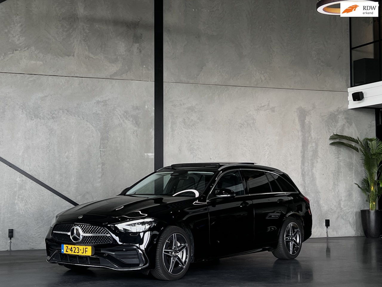 Mercedes-Benz C-klasse Estate - 300 e AMG Line 300 e AMG Line, Panorama, MBUX - AutoWereld.nl