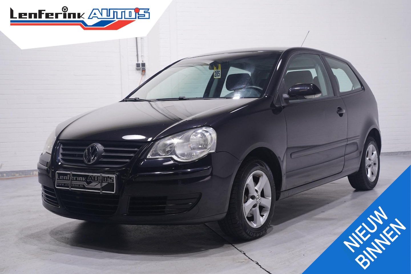 Volkswagen Polo - 1.2-12V Comfortline airco stereo 14"-lmv elektrisch-pack metallic-lak centrale-vergrendeli - AutoWereld.nl