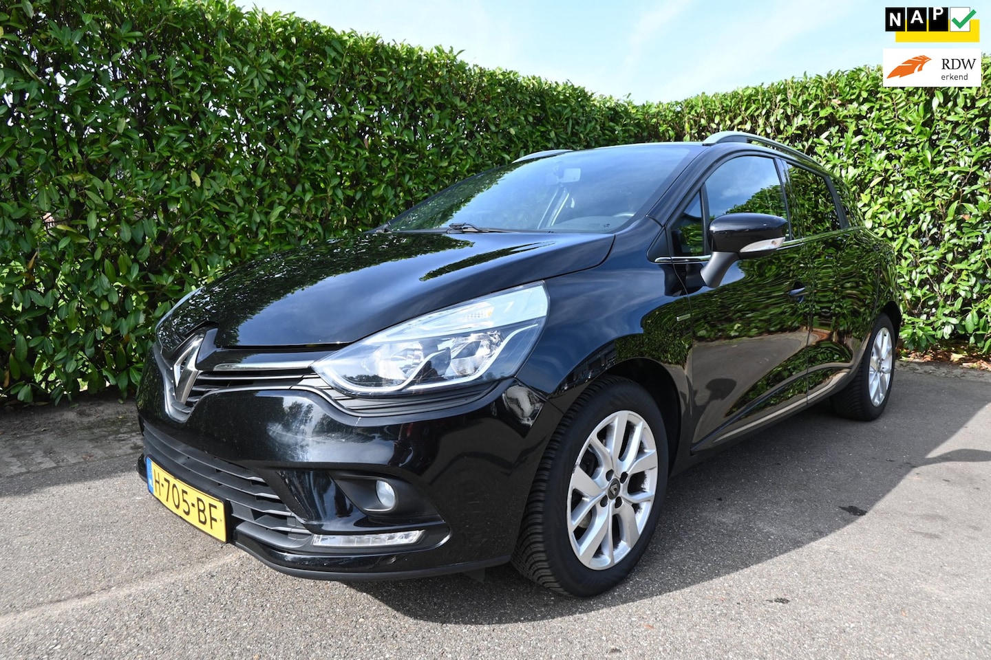 Renault Clio Estate - 0.9 TCe Limited. Origineel Nederlandse auto met NAP. - AutoWereld.nl
