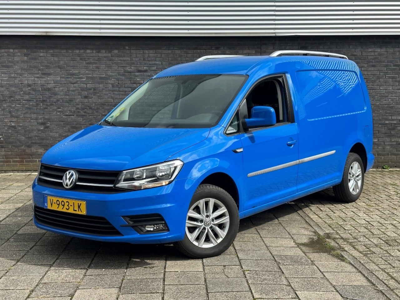 Volkswagen Caddy - 2.0 TDI L2H1 Highline, Apple Carplay, LM Velgen, Achterklep - AutoWereld.nl