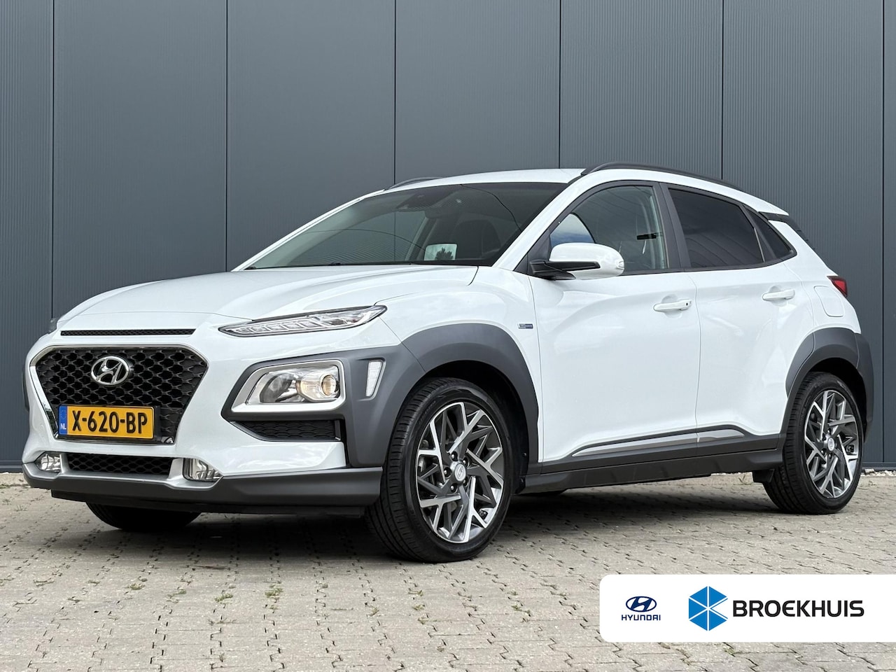 Hyundai Kona - 1.6 GDI HEV Fashion / Airco / Trekhaak, geremd tot 1300 kg / Apple Carplay/Android Auto / - AutoWereld.nl