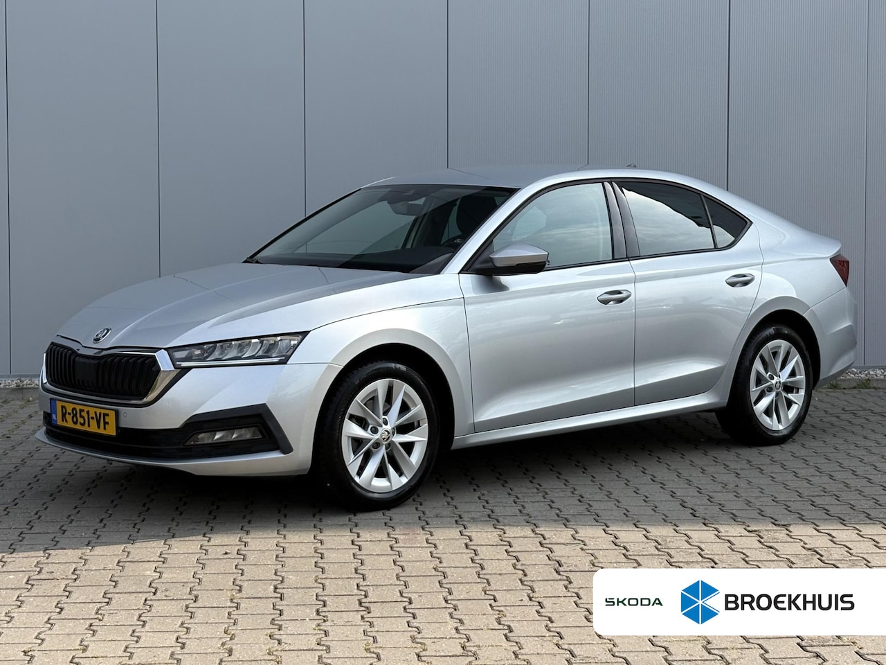 Skoda Octavia - 1.5 e-TSI Sport Business / All-season banden / Trekhaak 1300 kg geremd / Apple Carplay/And - AutoWereld.nl